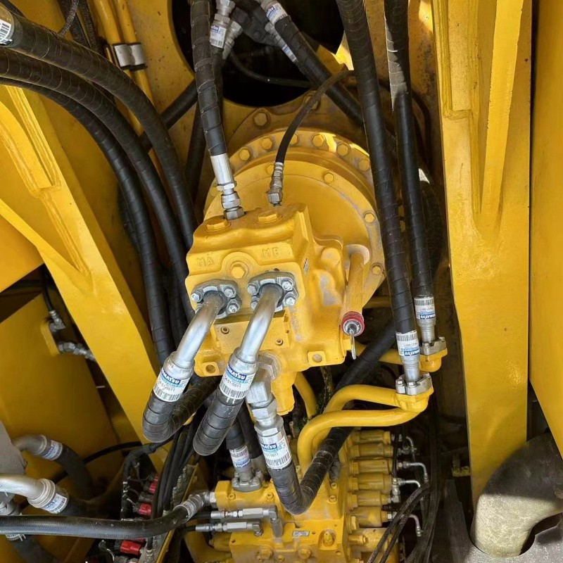 used Komatsu PC450-8 transmission