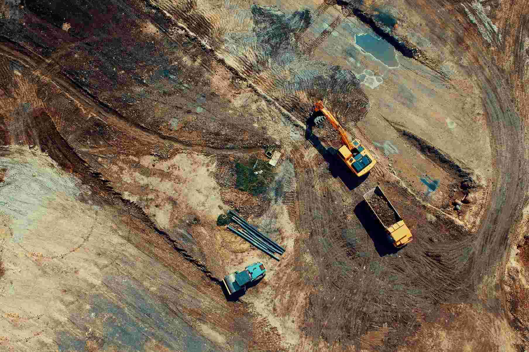 The Secret Behind Excavator Arms' Herculean Strength: How Hydraulics Lift 2 Sedans？